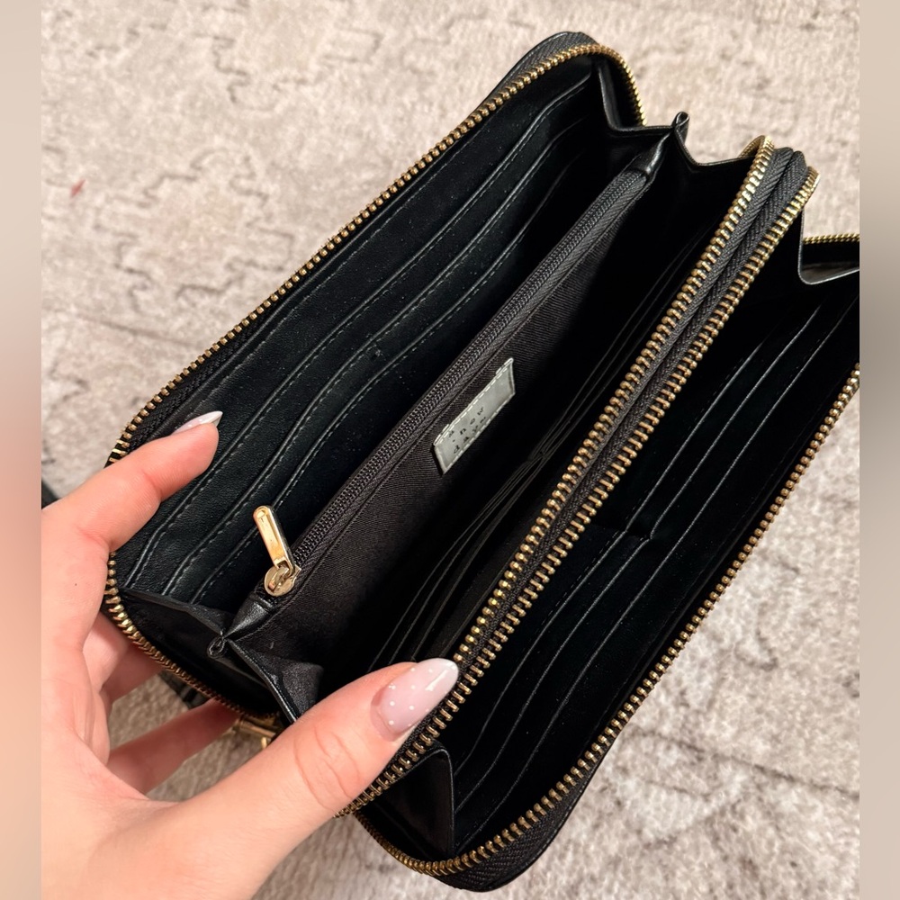 A NEW DAY Wallet